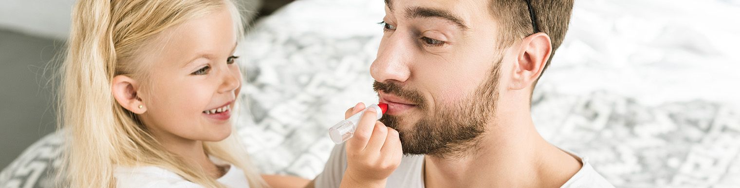 Rtěnka na psovi? Máme lepší nápad: tvořící sady pro děti
