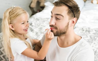 Rtěnka na psovi? Máme lepší nápad: tvořící sady pro děti