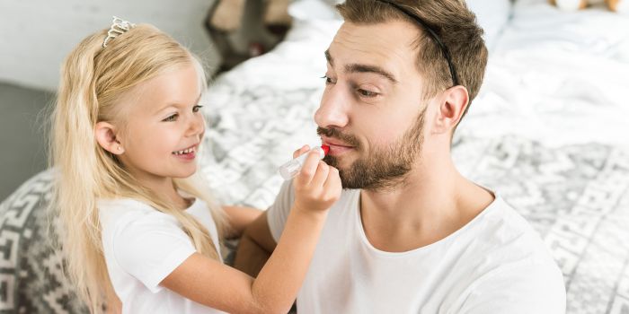 Rtěnka na psovi? Máme lepší nápad: tvořící sady pro děti